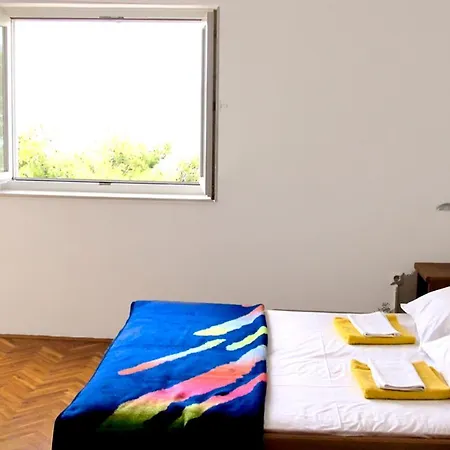 Apartment Ljiljana *